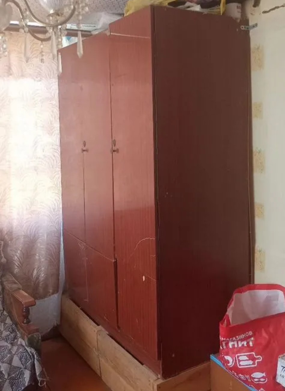 Даром шифоньер, сервант 
