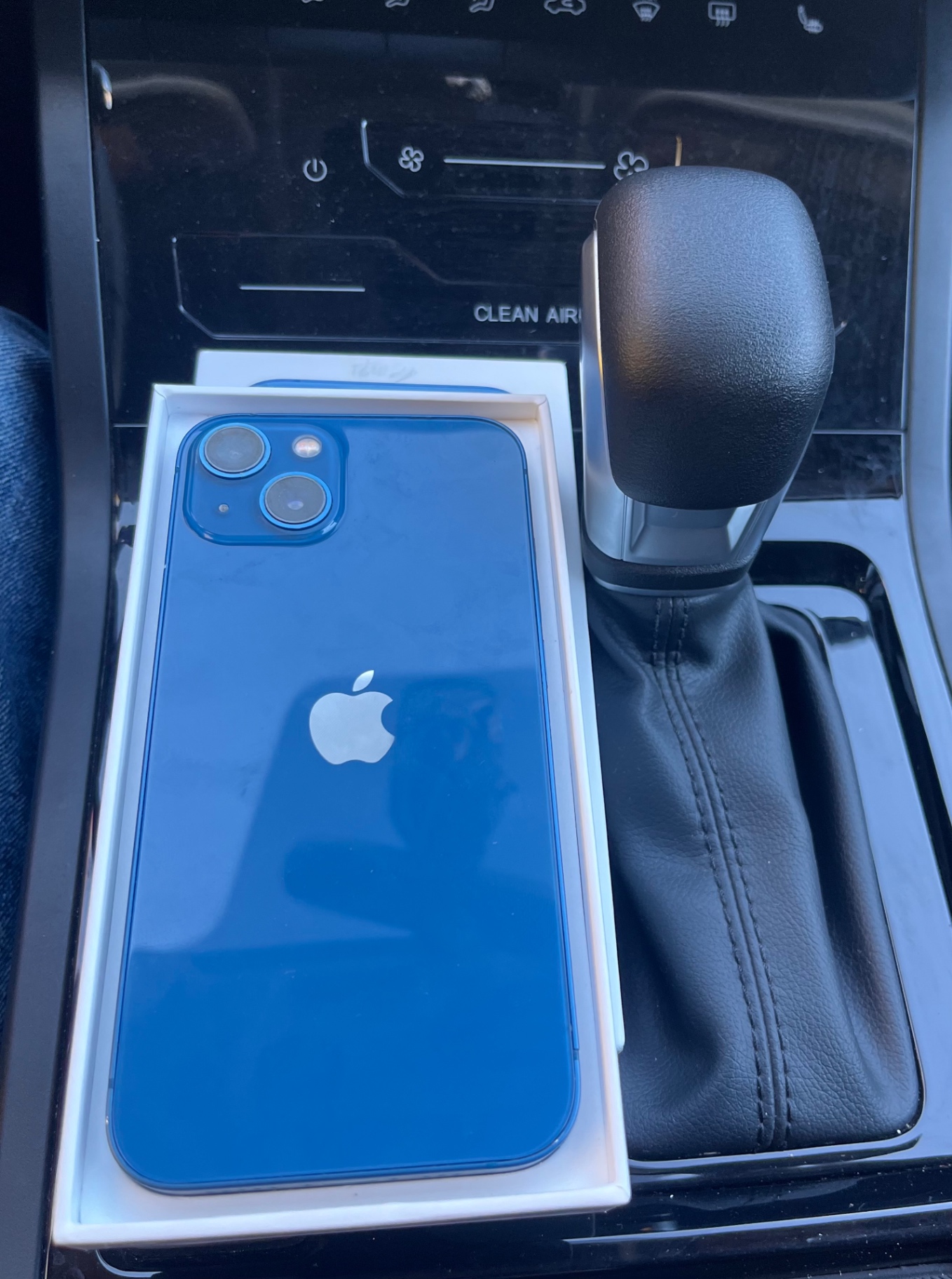 iPhone 13 256гб